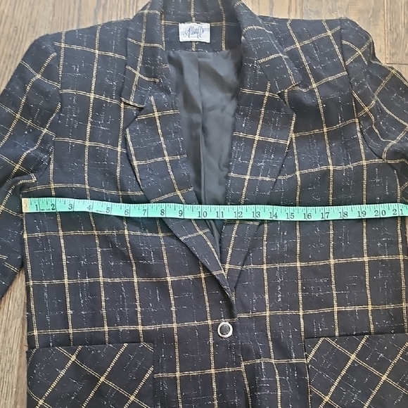 VINTAGE Stylish Black Plaid Blazer - Picture 5 of 6